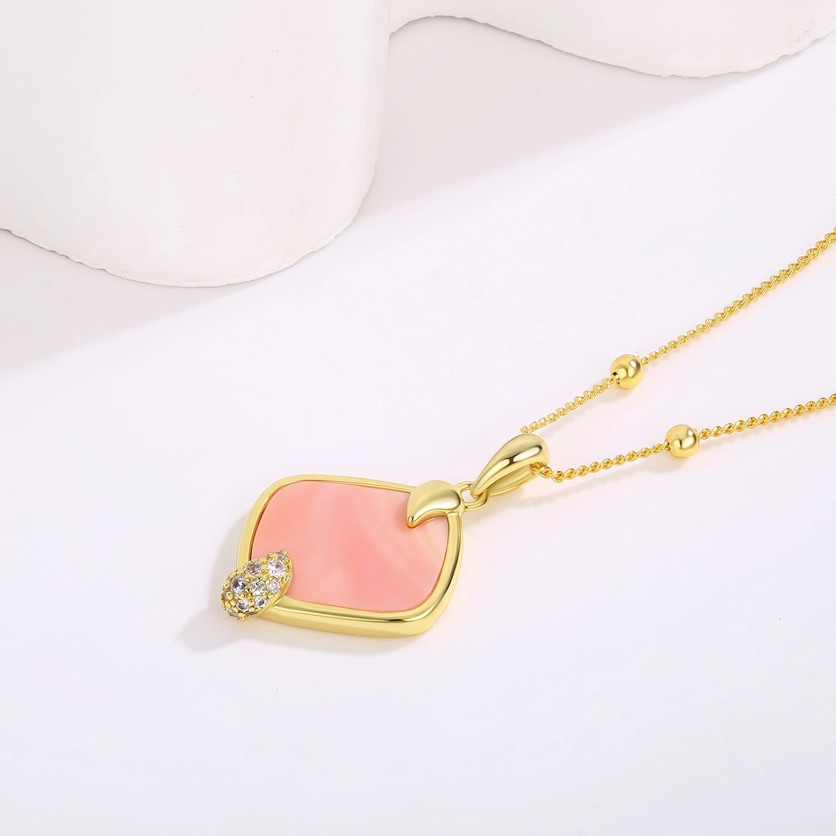 mother of pearl rhombus pendant necklace