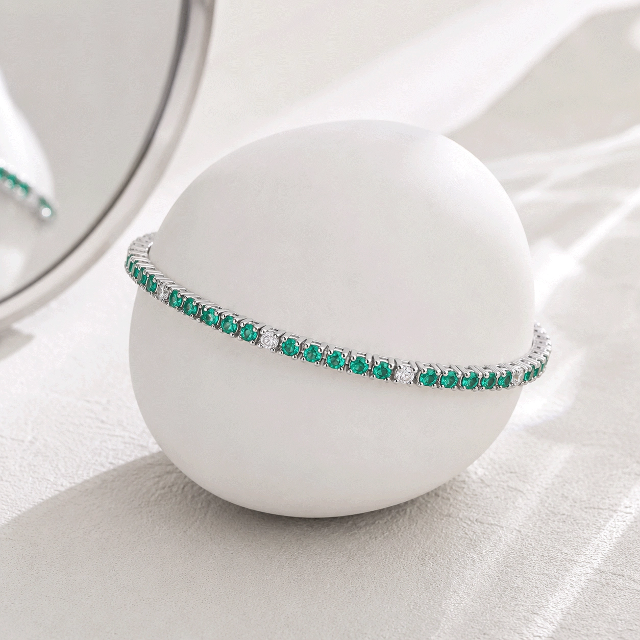 white-gold-tennis-bracelet
