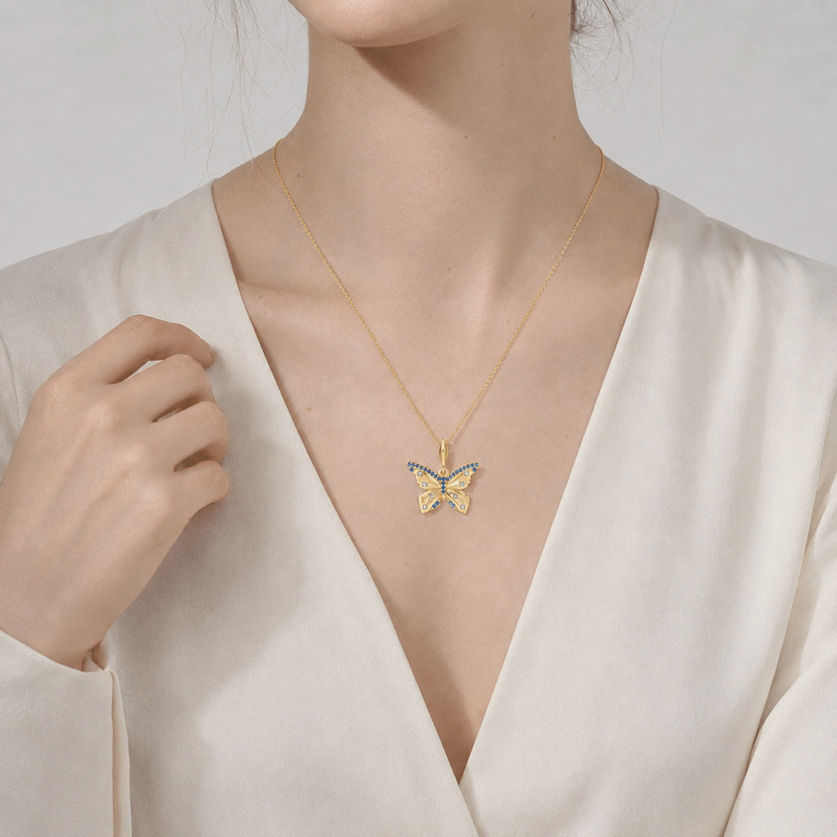 wholesale-gold-vermeil-butterfly-pendant-necklace-model - Zhefan Jewelry wholesale-gold-vermeil-butterfly-pendant-necklace-model - Zhefan Jewelry